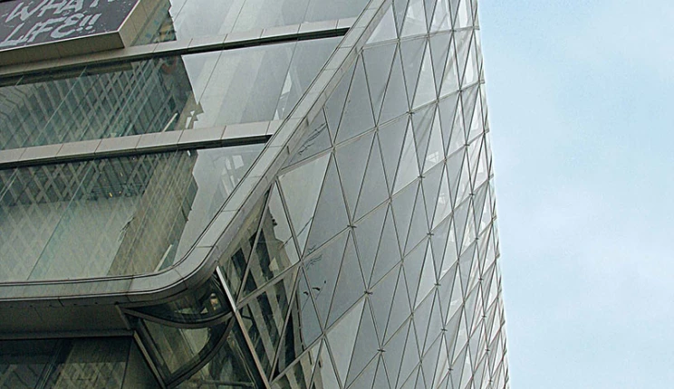 mall expansion - revitalization - central group - Central World Plaza - glass facade detail - tower