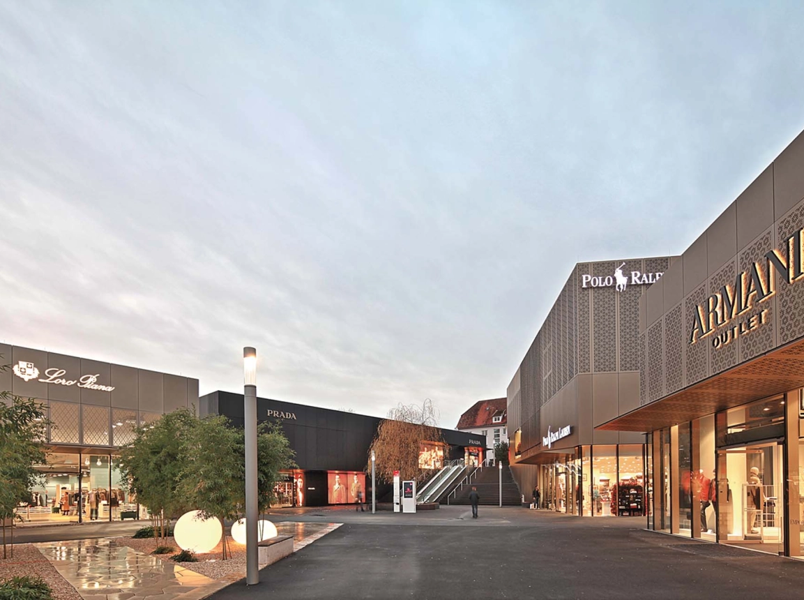 Outletcity - construction and conversion of an existing building - view of the inner area -  perforated façade panels