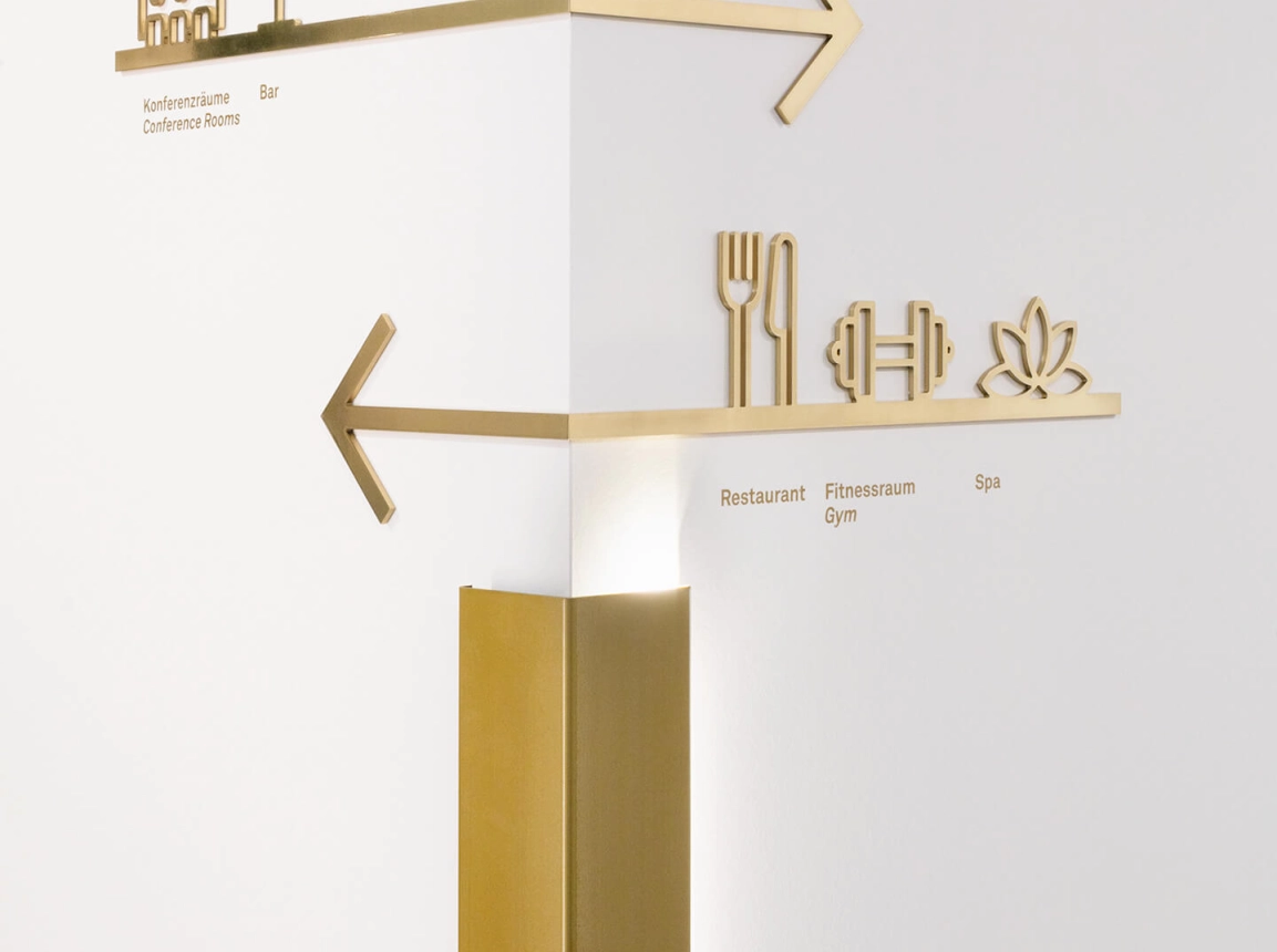 Orientation system, communication design, naming - Q 6 Q 7 Mannheim - elegant wayfinding design