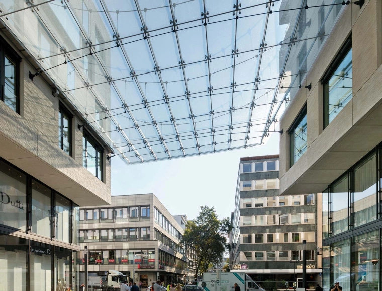 Mixed used quarter - Q 6 Q 7 Mannheim - underneath the glass roof