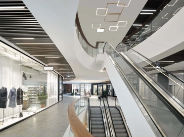 Mixed used quarter - Q 6 Q 7 Mannheim - indoor escalators