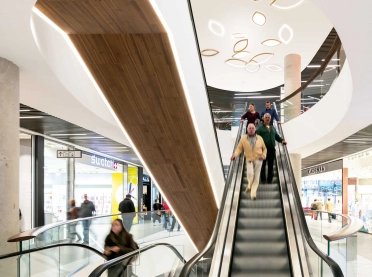 Mixed used quarter - Q 6 Q 7 Mannheim - indoor escalators 2