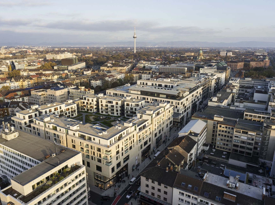 q 6 q 7  Gesamt Mannheim Neubau